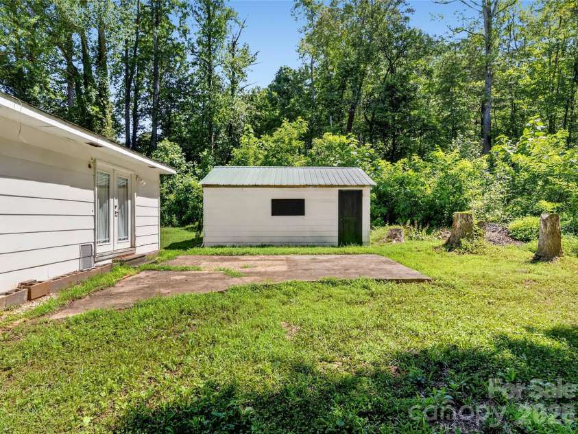 604 Belue Mill Road, Landrum, SC 29356.  MLS# CAR4408809, YatesRealty ID 40209. 