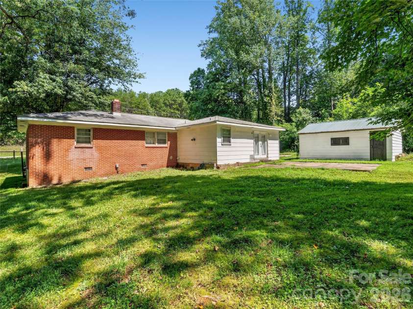 604 Belue Mill Road, Landrum, SC 29356.  MLS# CAR4408809, YatesRealty ID 40209. 