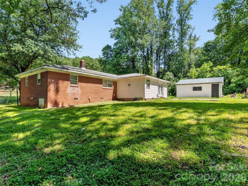 604 Belue Mill Road, Landrum, SC 29356.  MLS# CAR4408809, YatesRealty ID 40209. 