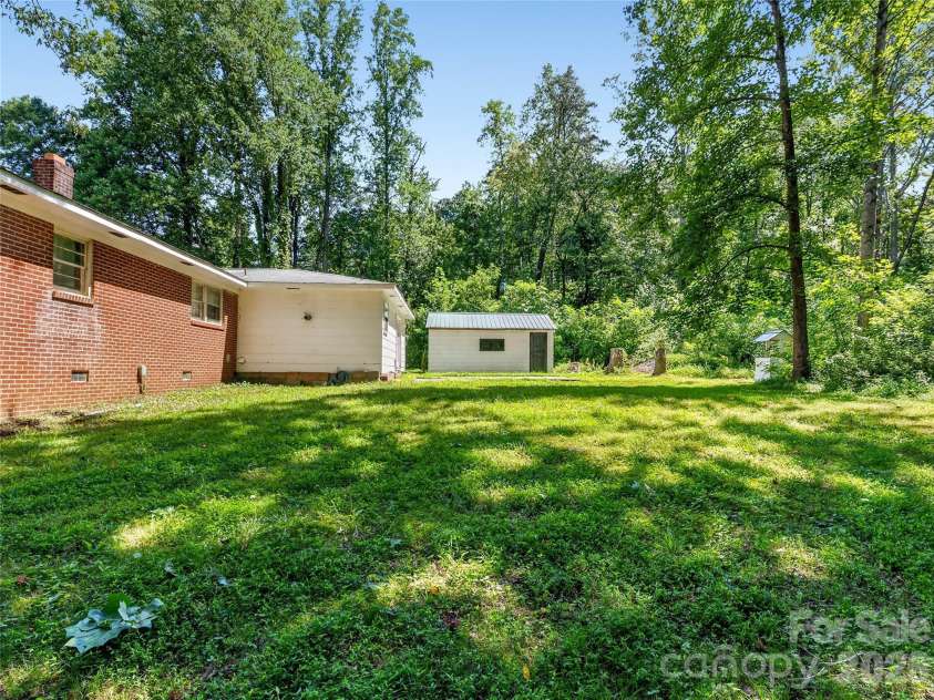 604 Belue Mill Road, Landrum, SC 29356.  MLS# CAR4408809, YatesRealty ID 40209. 