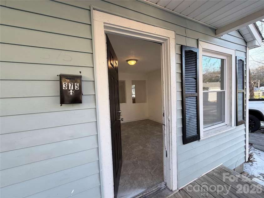 375 Graham Drive, Concord, NC 28025.  MLS# CAR4343806, YatesRealty ID 4021. 