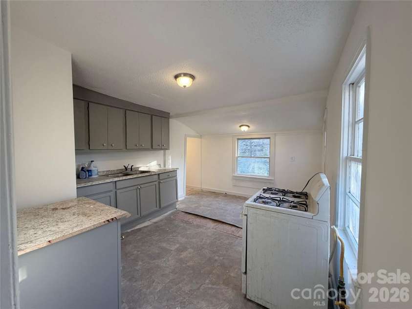 375 Graham Drive, Concord, NC 28025.  MLS# CAR4343806, YatesRealty ID 4021. 