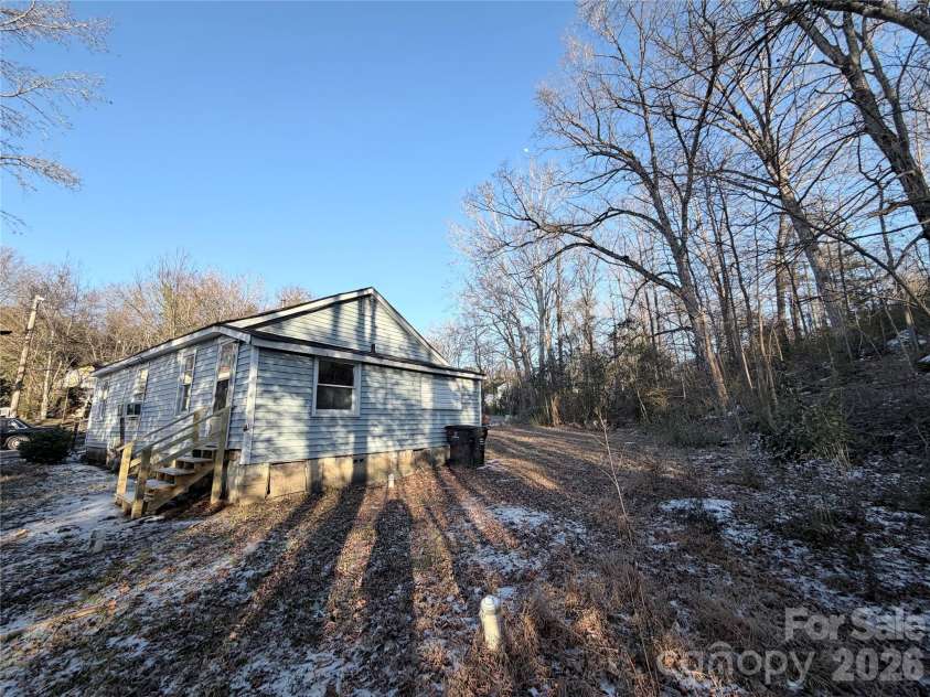 375 Graham Drive, Concord, NC 28025.  MLS# CAR4343806, YatesRealty ID 4021. 