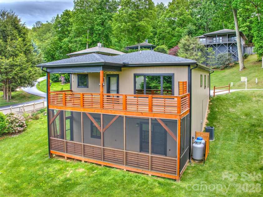 47 Winghaven Heights, Waynesville, NC 28786.  MLS# CAR4398121, YatesRealty ID 4021. 