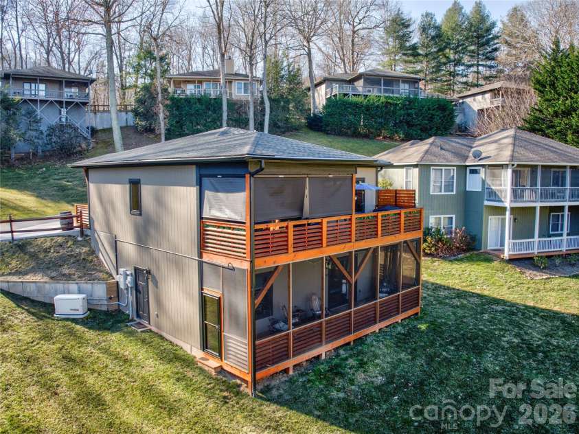 47 Winghaven Heights, Waynesville, NC 28786.  MLS# CAR4398121, YatesRealty ID 4021. 