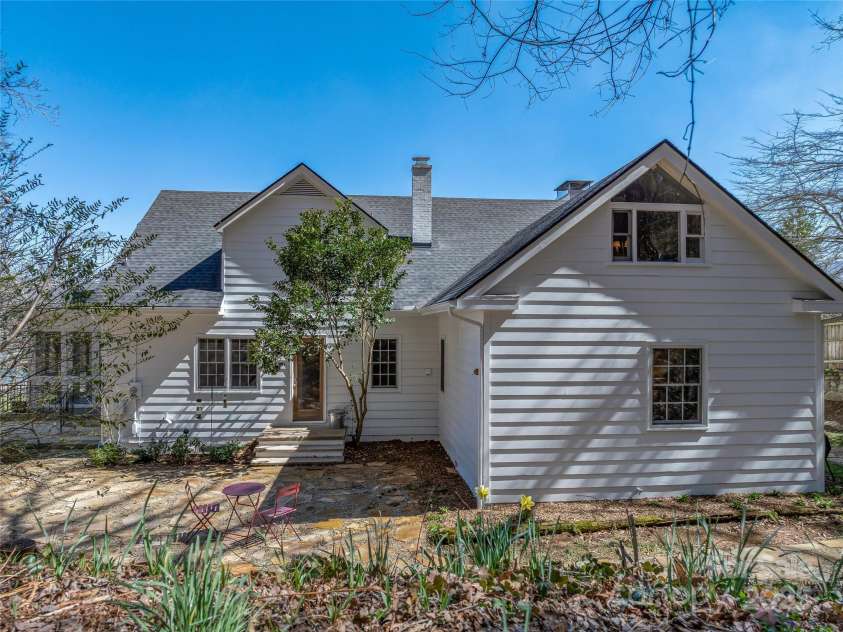 721 Golf Course Road, Waynesville, NC 28786.  MLS# CAR4235808, YatesRealty ID 4021. 
