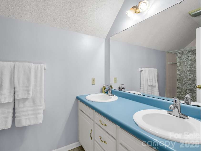 2778 Moose Gantt Trail, Crouse, NC 28033.  MLS# CAR4407300, YatesRealty ID 40211. Full bath upstairs with dual vanities