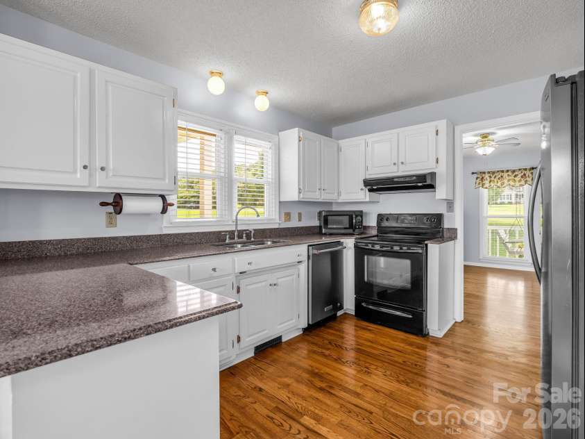 2778 Moose Gantt Trail, Crouse, NC 28033.  MLS# CAR4407300, YatesRealty ID 40211. Kitchen