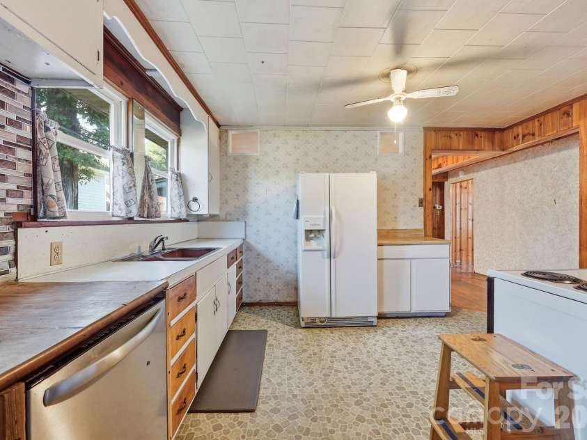 1816 2nd Street, Salisbury, NC 28144.  MLS# CAR4408585, YatesRealty ID 40212. 