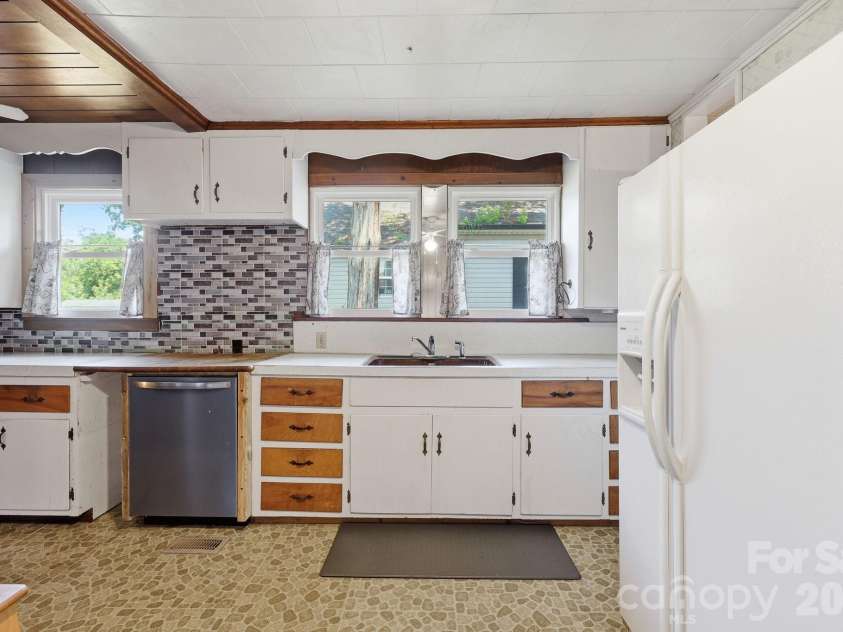 1816 2nd Street, Salisbury, NC 28144.  MLS# CAR4408585, YatesRealty ID 40212. 