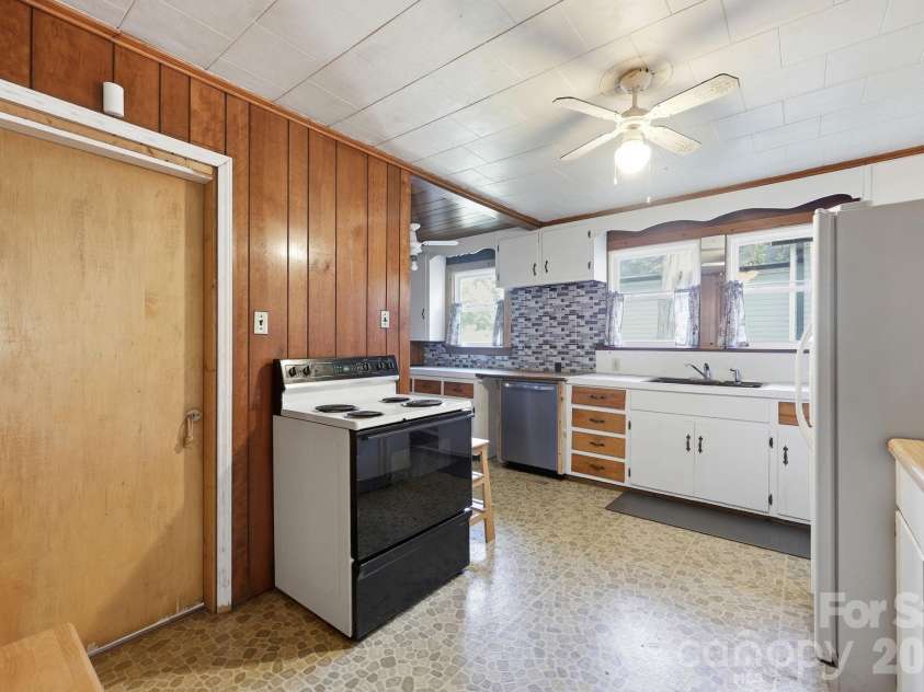 1816 2nd Street, Salisbury, NC 28144.  MLS# CAR4408585, YatesRealty ID 40212. 