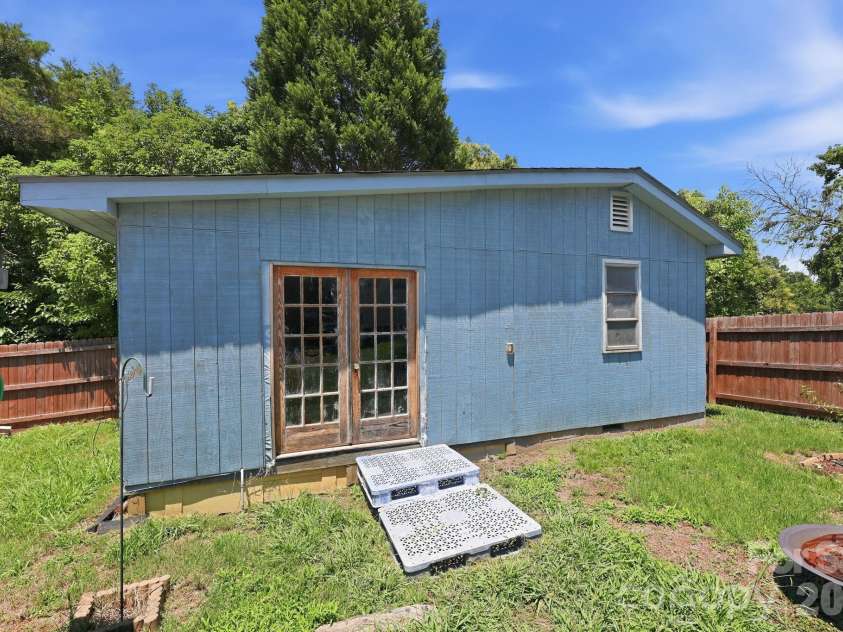 1816 2nd Street, Salisbury, NC 28144.  MLS# CAR4408585, YatesRealty ID 40212. 