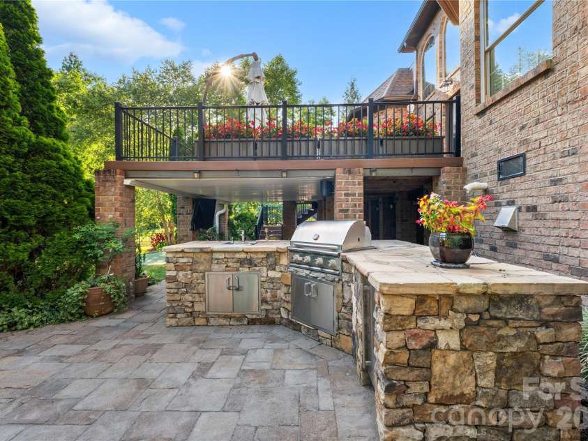 1632 Lookout Circle, Waxhaw, NC 28173.  MLS# CAR4401295, YatesRealty ID 40214. Outdoor Kitchen