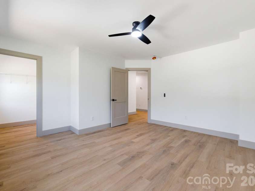 1830 31st Street, Hickory, NC 28601.  MLS# CAR4397975, YatesRealty ID 40216. 