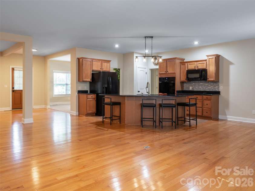125 Craggy Street, Black Mountain, NC 28711.  MLS# CAR4407539, YatesRealty ID 40218. 