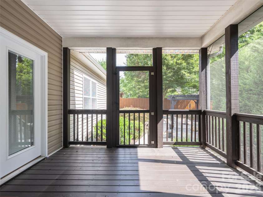 125 Craggy Street, Black Mountain, NC 28711.  MLS# CAR4407539, YatesRealty ID 40218. 