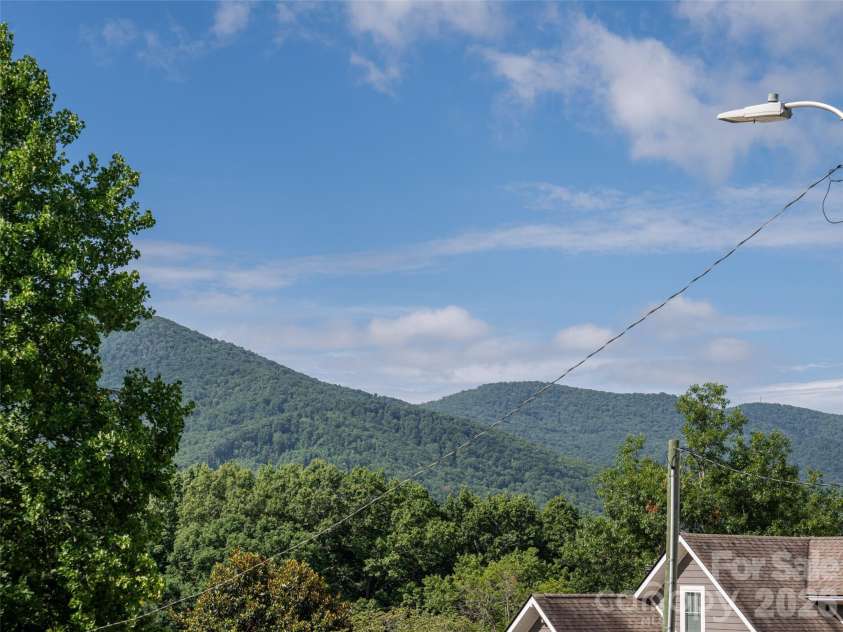 125 Craggy Street, Black Mountain, NC 28711.  MLS# CAR4407539, YatesRealty ID 40218. More views!!