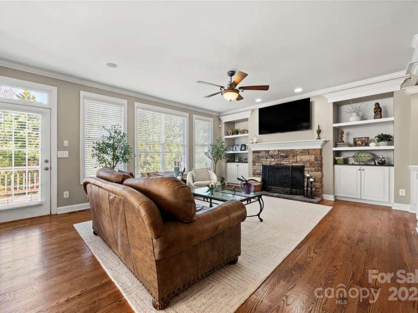 1830 Laveta Road, Charlotte, NC 28269.  MLS# CAR4239545, YatesRealty ID 4022. 