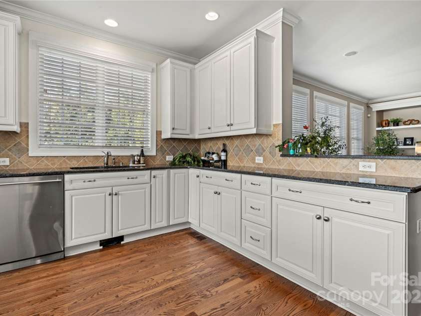 1830 Laveta Road, Charlotte, NC 28269.  MLS# CAR4239545, YatesRealty ID 4022. 