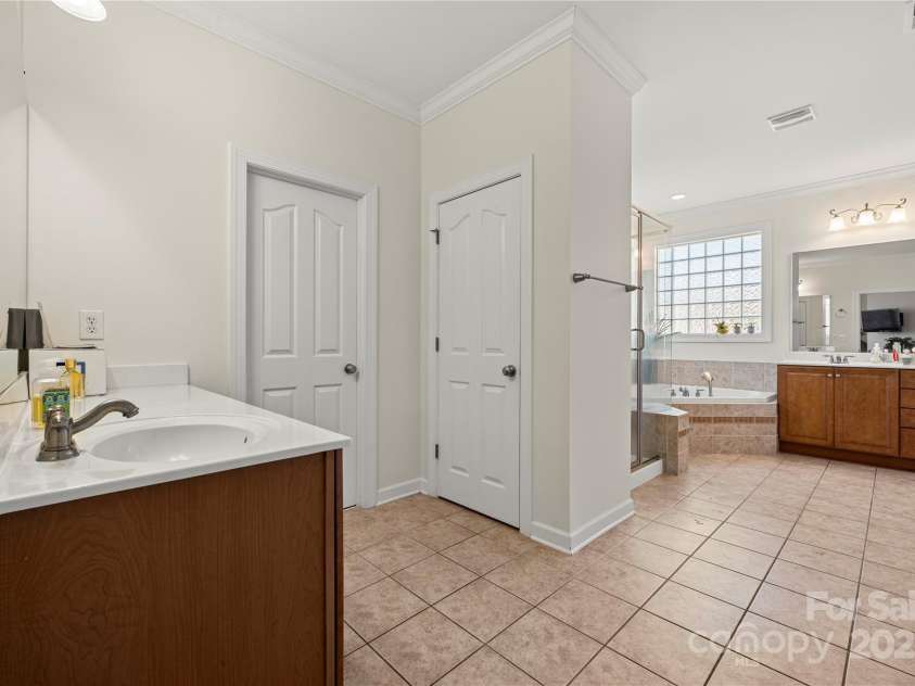 1830 Laveta Road, Charlotte, NC 28269.  MLS# CAR4239545, YatesRealty ID 4022. 