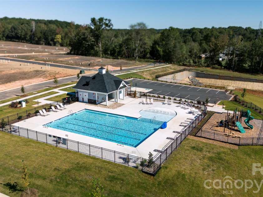 15020 Murrelet Way, Charlotte, NC 28215.  MLS# CAR4398297, YatesRealty ID 40220. 