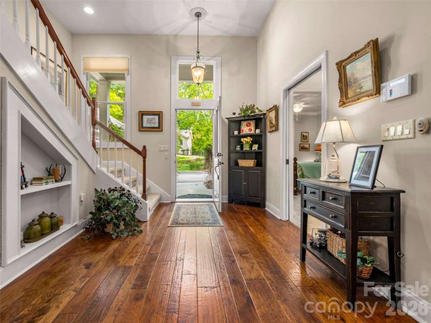 104 Little Cherokee Ridge, Hendersonville, NC 28739.  MLS# CAR4405981, YatesRealty ID 40221. 