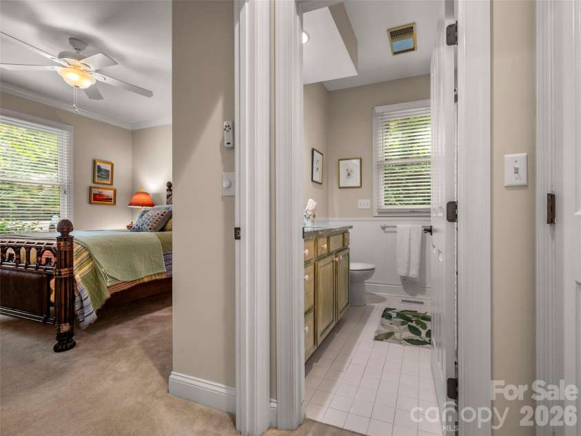 104 Little Cherokee Ridge, Hendersonville, NC 28739.  MLS# CAR4405981, YatesRealty ID 40221. 