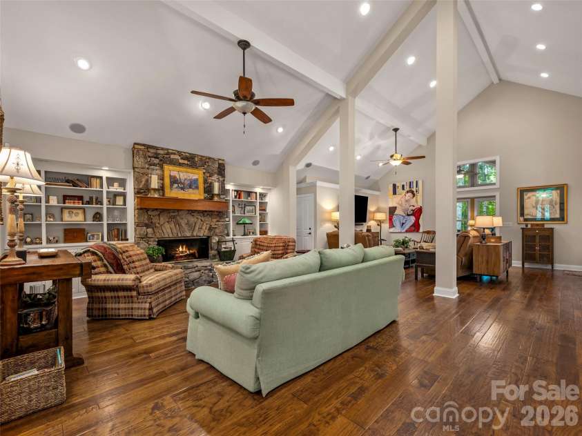 104 Little Cherokee Ridge, Hendersonville, NC 28739.  MLS# CAR4405981, YatesRealty ID 40221. 