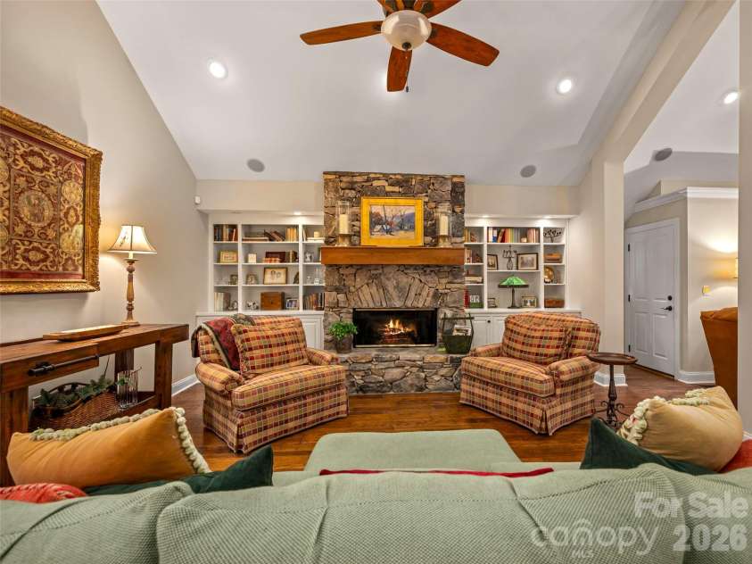 104 Little Cherokee Ridge, Hendersonville, NC 28739.  MLS# CAR4405981, YatesRealty ID 40221. 