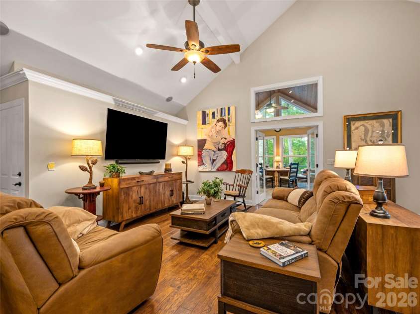 104 Little Cherokee Ridge, Hendersonville, NC 28739.  MLS# CAR4405981, YatesRealty ID 40221. 