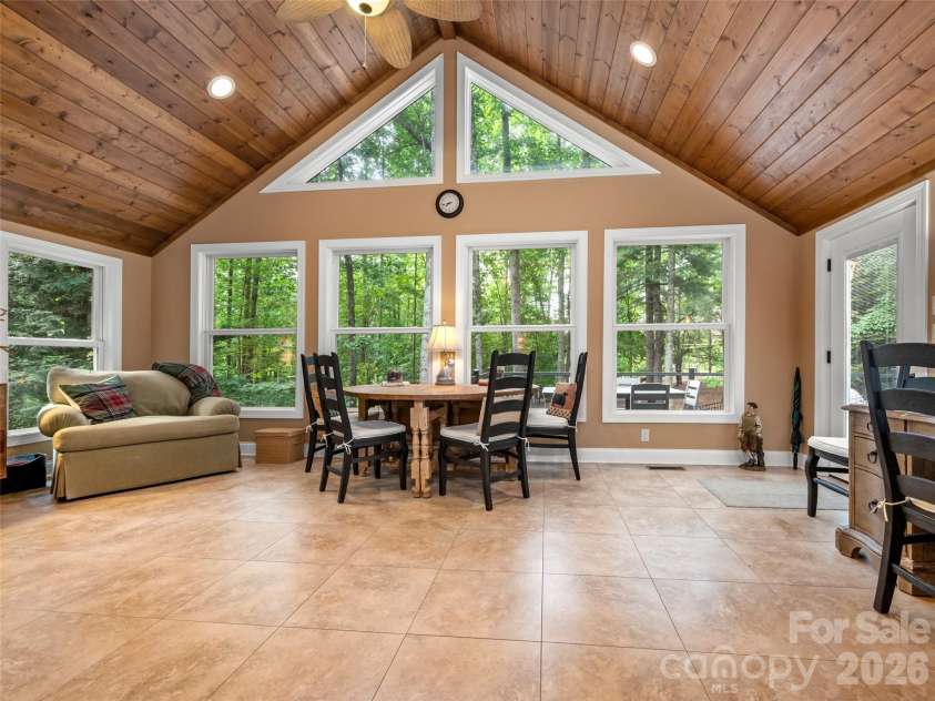 104 Little Cherokee Ridge, Hendersonville, NC 28739.  MLS# CAR4405981, YatesRealty ID 40221. 