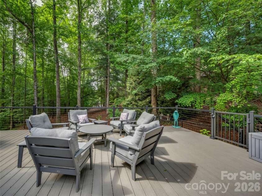 104 Little Cherokee Ridge, Hendersonville, NC 28739.  MLS# CAR4405981, YatesRealty ID 40221. 