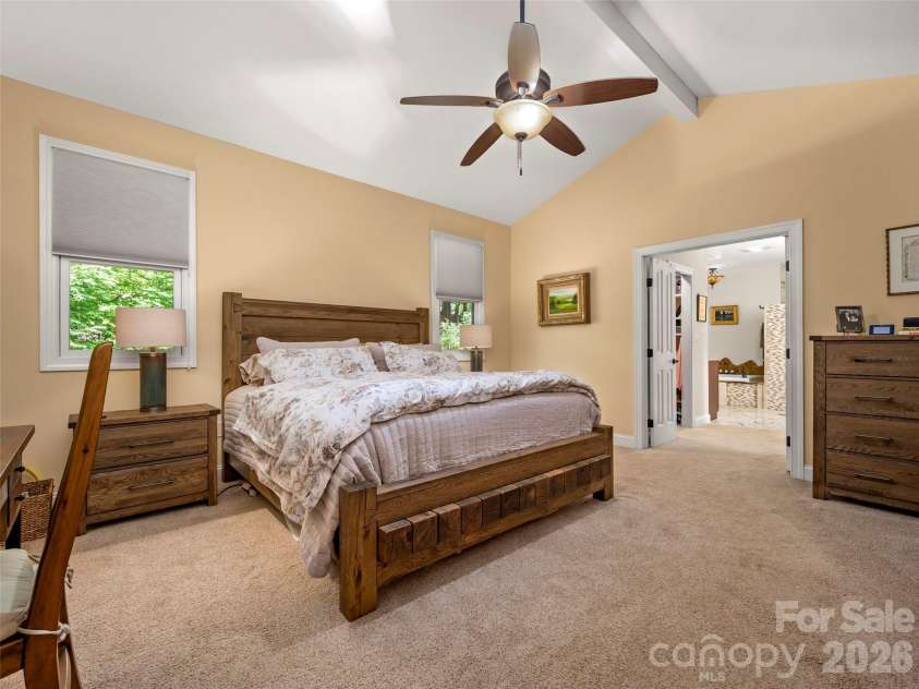 104 Little Cherokee Ridge, Hendersonville, NC 28739.  MLS# CAR4405981, YatesRealty ID 40221. 