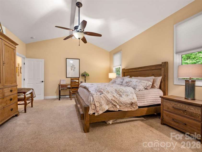 104 Little Cherokee Ridge, Hendersonville, NC 28739.  MLS# CAR4405981, YatesRealty ID 40221. 