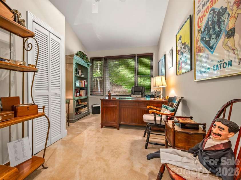 104 Little Cherokee Ridge, Hendersonville, NC 28739.  MLS# CAR4405981, YatesRealty ID 40221. 