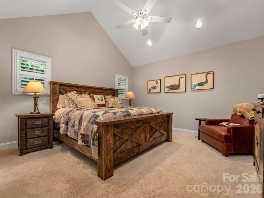 104 Little Cherokee Ridge, Hendersonville, NC 28739.  MLS# CAR4405981, YatesRealty ID 40221. 