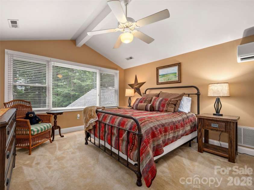 104 Little Cherokee Ridge, Hendersonville, NC 28739.  MLS# CAR4405981, YatesRealty ID 40221. 
