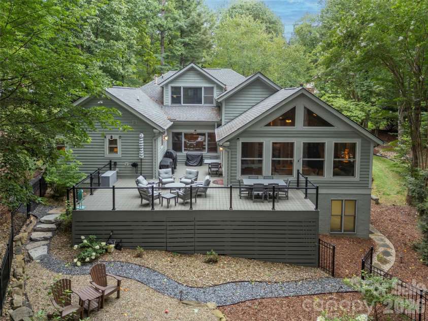 104 Little Cherokee Ridge, Hendersonville, NC 28739.  MLS# CAR4405981, YatesRealty ID 40221. 