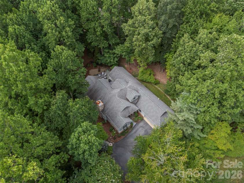 104 Little Cherokee Ridge, Hendersonville, NC 28739.  MLS# CAR4405981, YatesRealty ID 40221. 