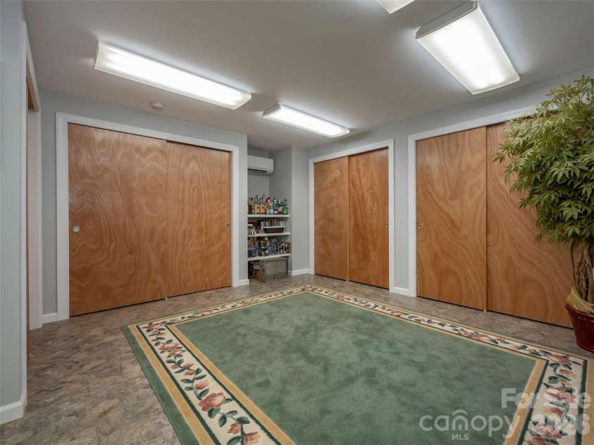 104 Little Cherokee Ridge, Hendersonville, NC 28739.  MLS# CAR4405981, YatesRealty ID 40221. 