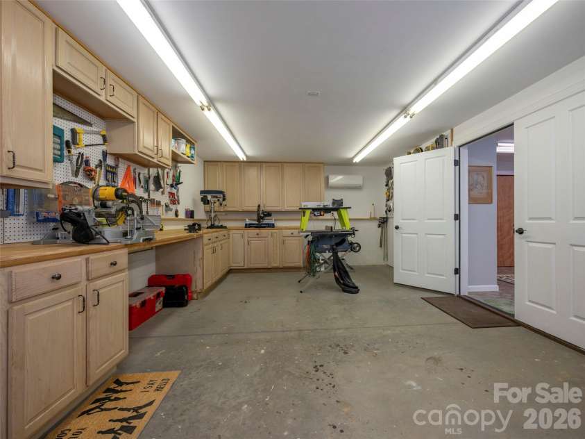 104 Little Cherokee Ridge, Hendersonville, NC 28739.  MLS# CAR4405981, YatesRealty ID 40221. 