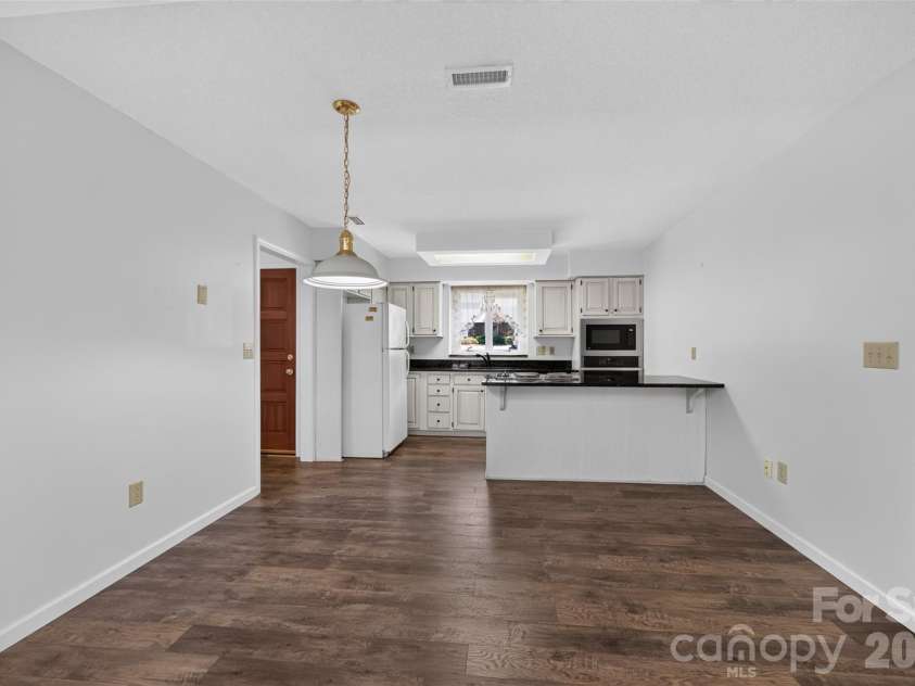 1736 12th Street, Hickory, NC 28601.  MLS# CAR4407683, YatesRealty ID 40222. 
