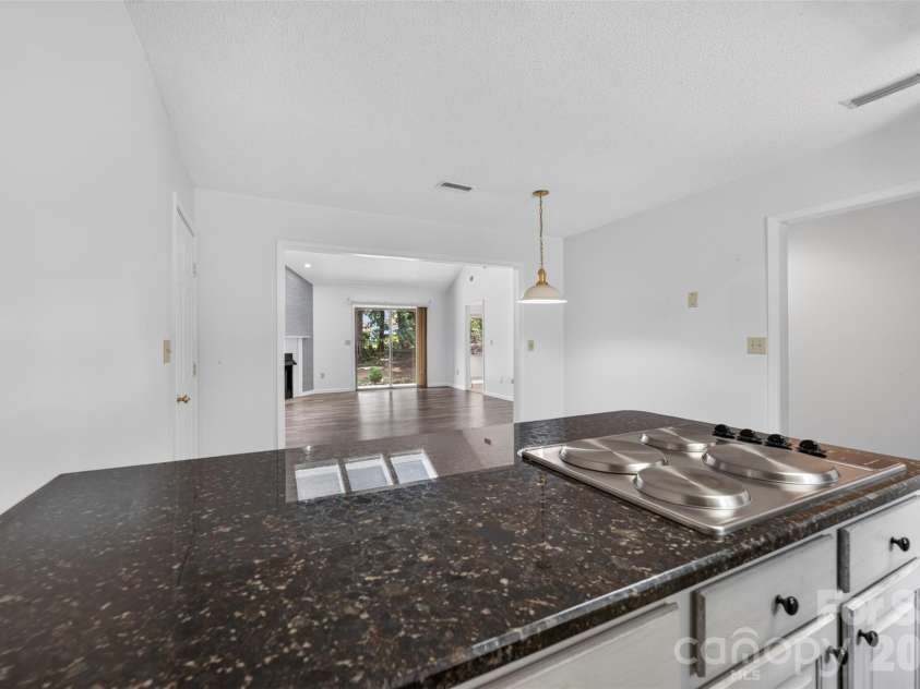 1736 12th Street, Hickory, NC 28601.  MLS# CAR4407683, YatesRealty ID 40222. 