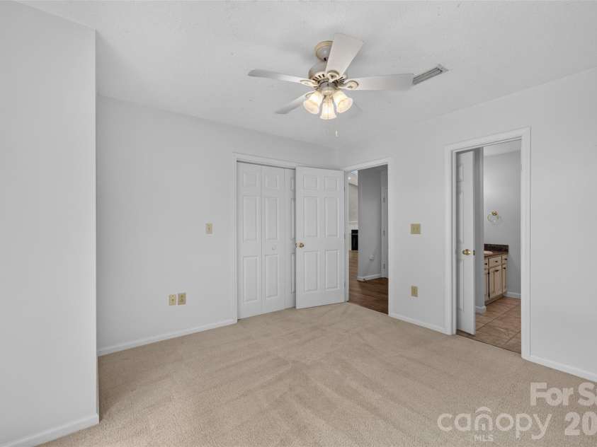 1736 12th Street, Hickory, NC 28601.  MLS# CAR4407683, YatesRealty ID 40222. 