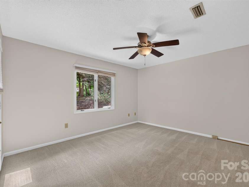 1736 12th Street, Hickory, NC 28601.  MLS# CAR4407683, YatesRealty ID 40222. 