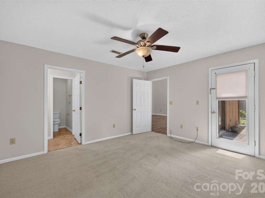 1736 12th Street, Hickory, NC 28601.  MLS# CAR4407683, YatesRealty ID 40222. 
