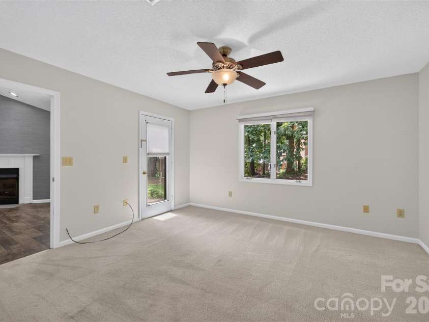 1736 12th Street, Hickory, NC 28601.  MLS# CAR4407683, YatesRealty ID 40222. 