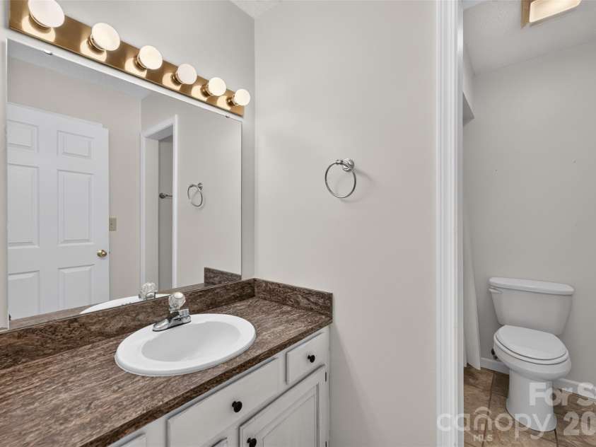 1736 12th Street, Hickory, NC 28601.  MLS# CAR4407683, YatesRealty ID 40222. 
