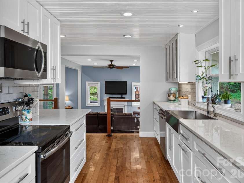 3882 New Leicester Highway, Leicester, NC 28748.  MLS# CAR4402030, YatesRealty ID 40226. 