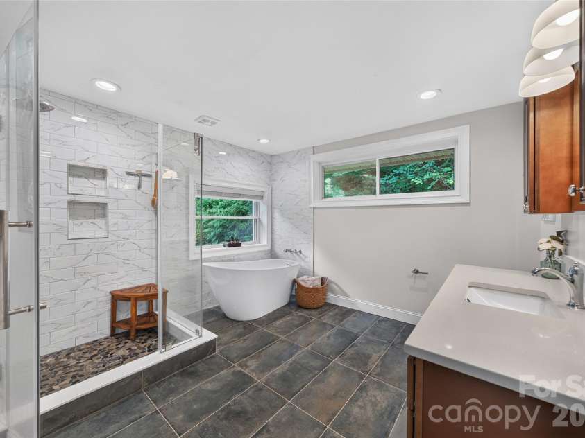 3882 New Leicester Highway, Leicester, NC 28748.  MLS# CAR4402030, YatesRealty ID 40226. Primary bath